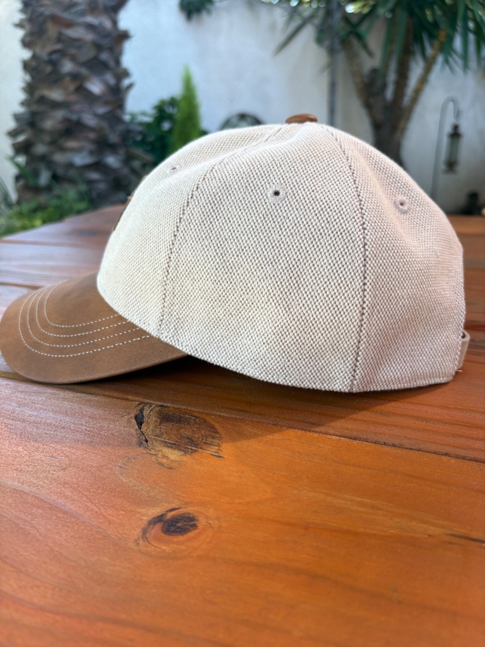 Tory Burch Two-Tone Cap Natural Brown - Picture 4 of 9